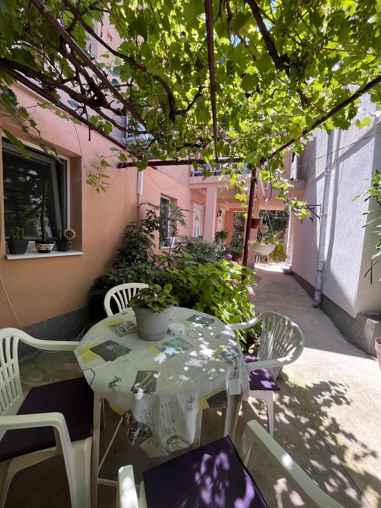 Apartman Nermin โมสตาร์ ภายนอก รูปภาพ
