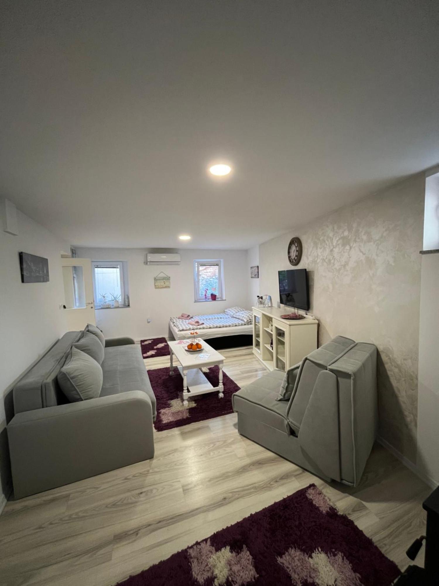Apartman Nermin โมสตาร์ ภายนอก รูปภาพ