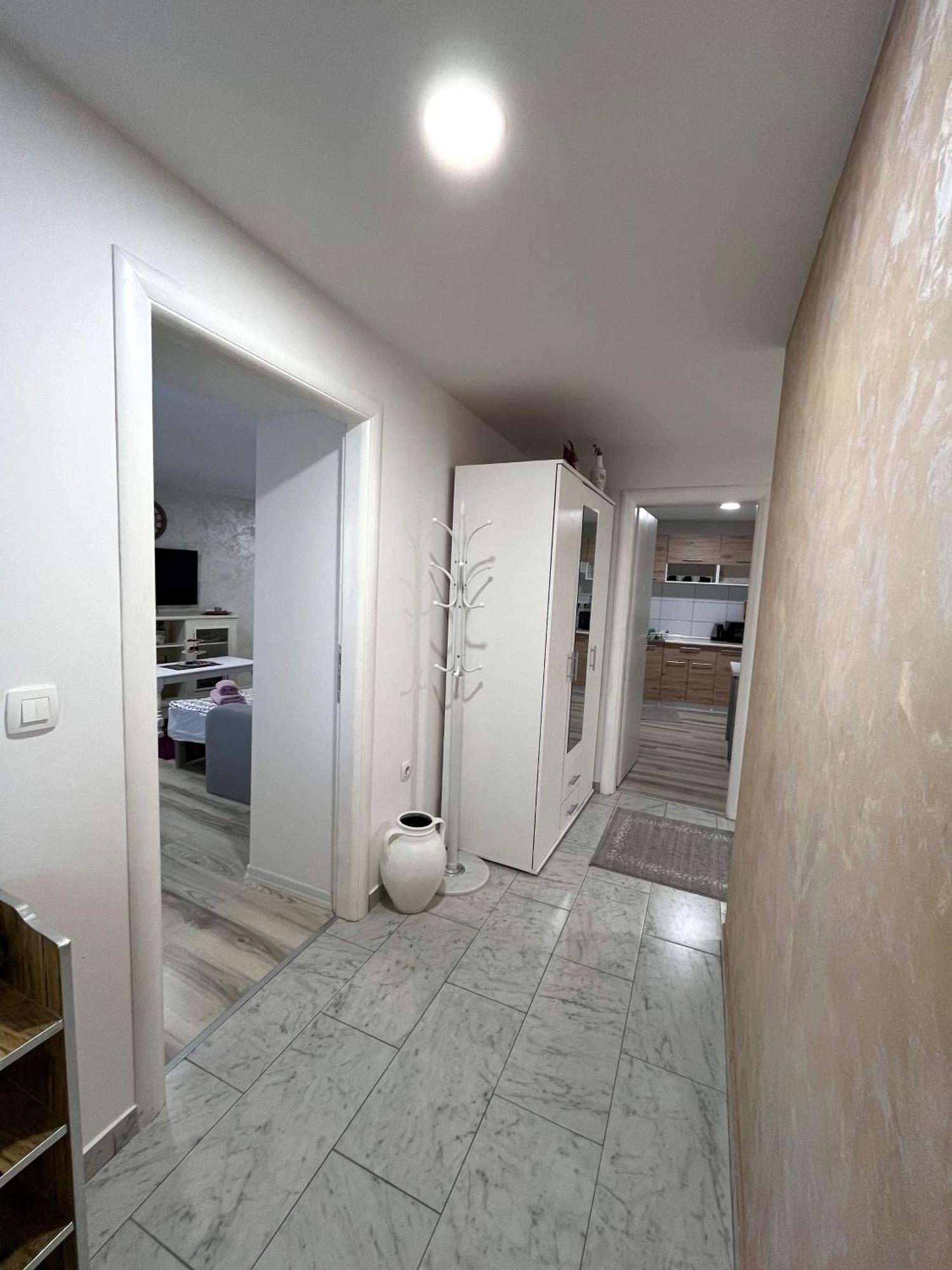 Apartman Nermin โมสตาร์ ภายนอก รูปภาพ