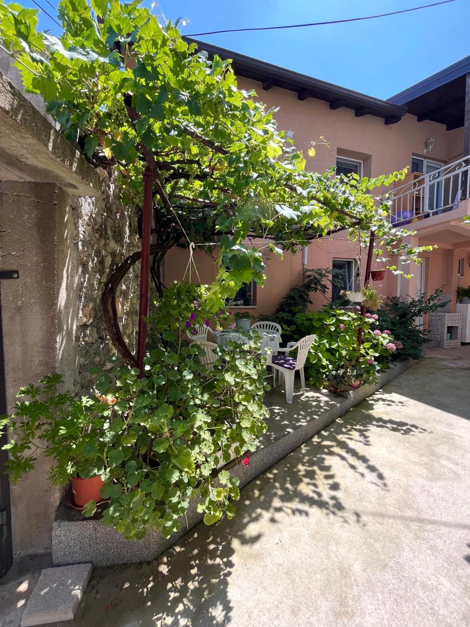 Apartman Nermin โมสตาร์ ภายนอก รูปภาพ