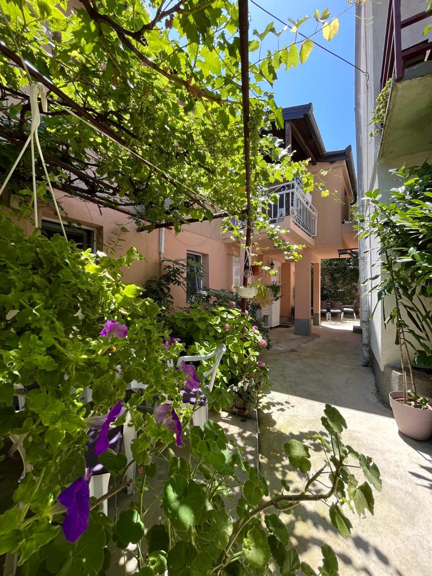 Apartman Nermin โมสตาร์ ภายนอก รูปภาพ