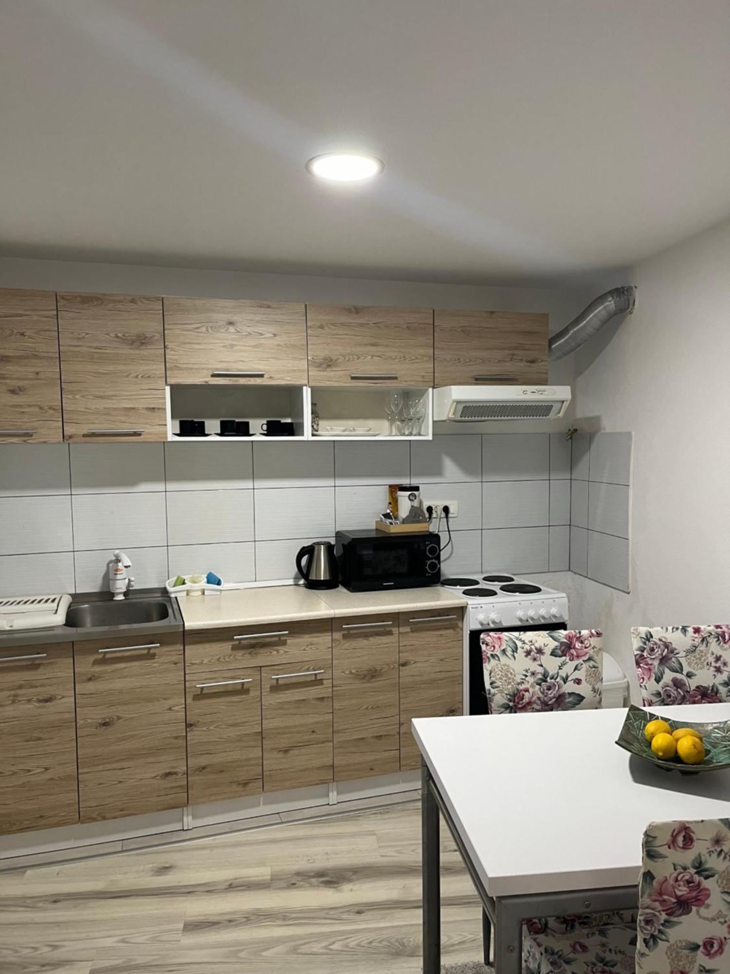 Apartman Nermin โมสตาร์ ภายนอก รูปภาพ