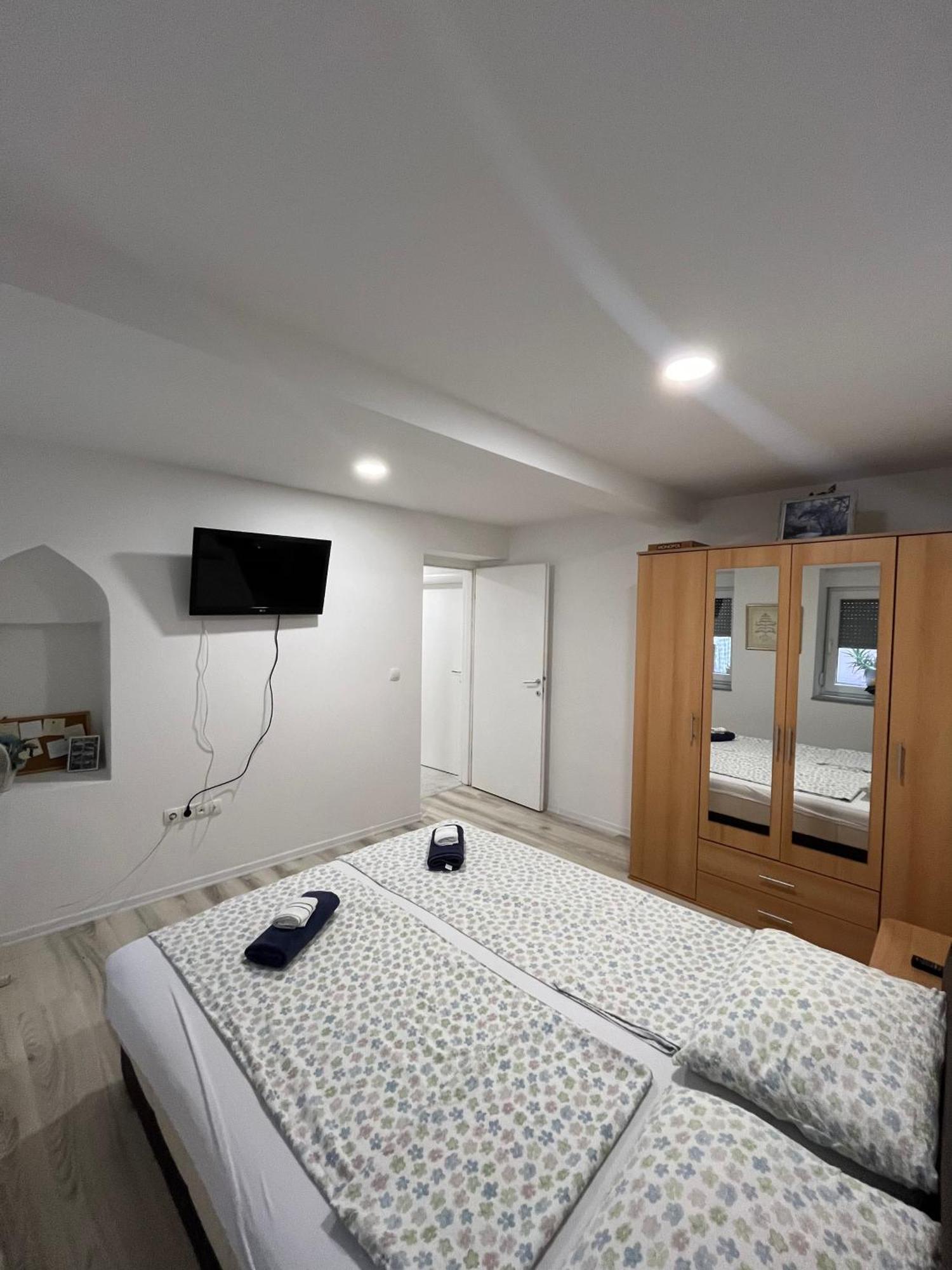 Apartman Nermin โมสตาร์ ภายนอก รูปภาพ