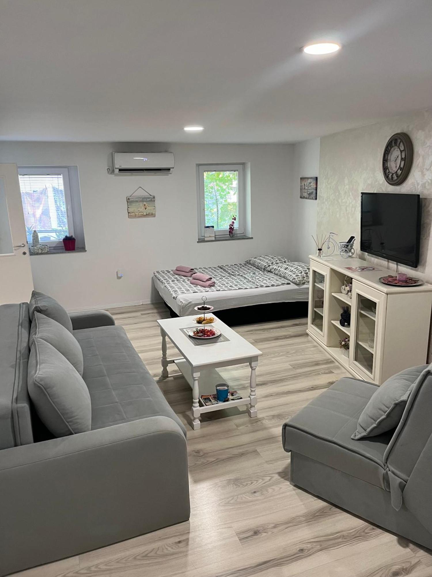 Apartman Nermin โมสตาร์ ภายนอก รูปภาพ