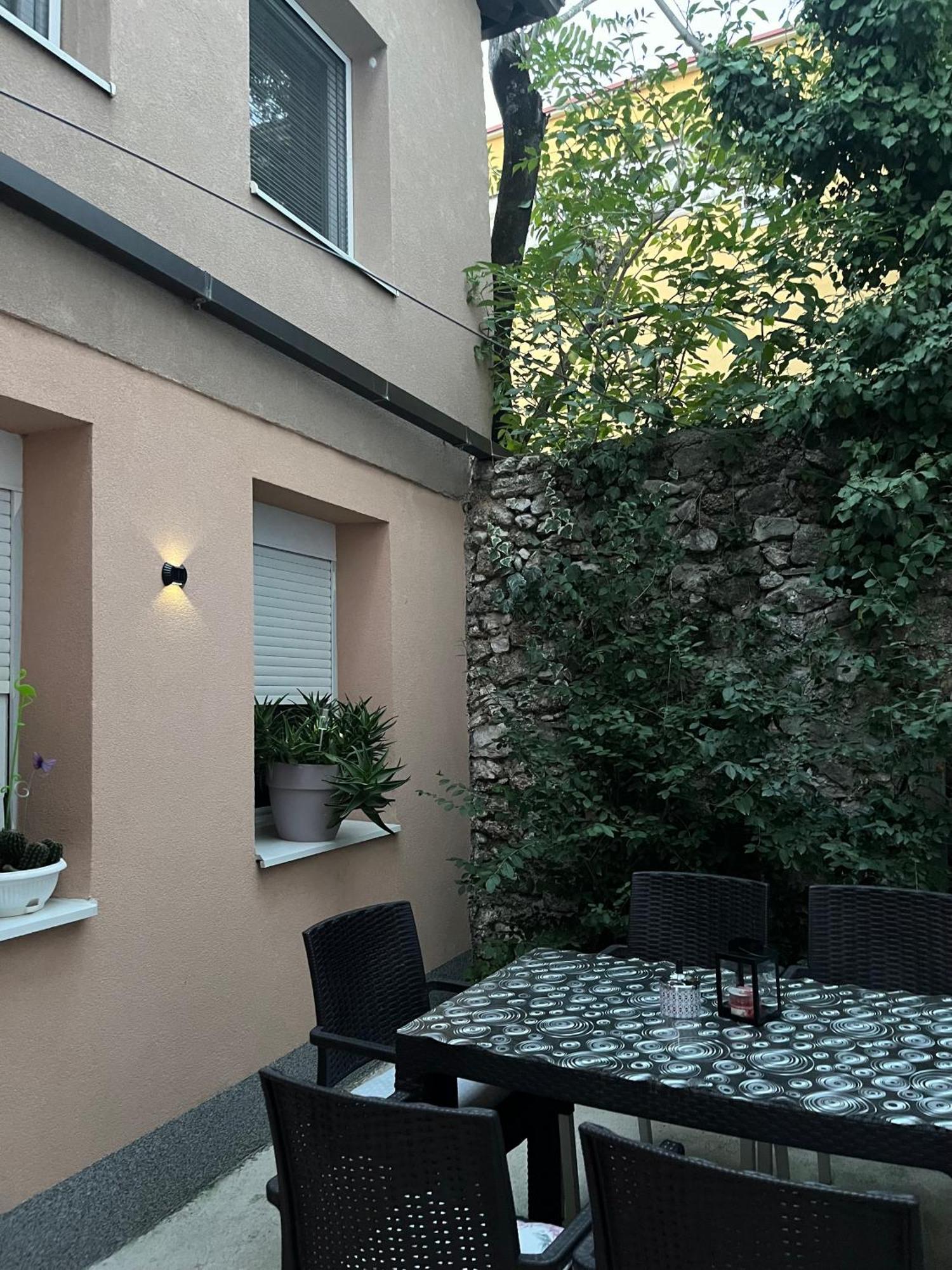 Apartman Nermin โมสตาร์ ภายนอก รูปภาพ