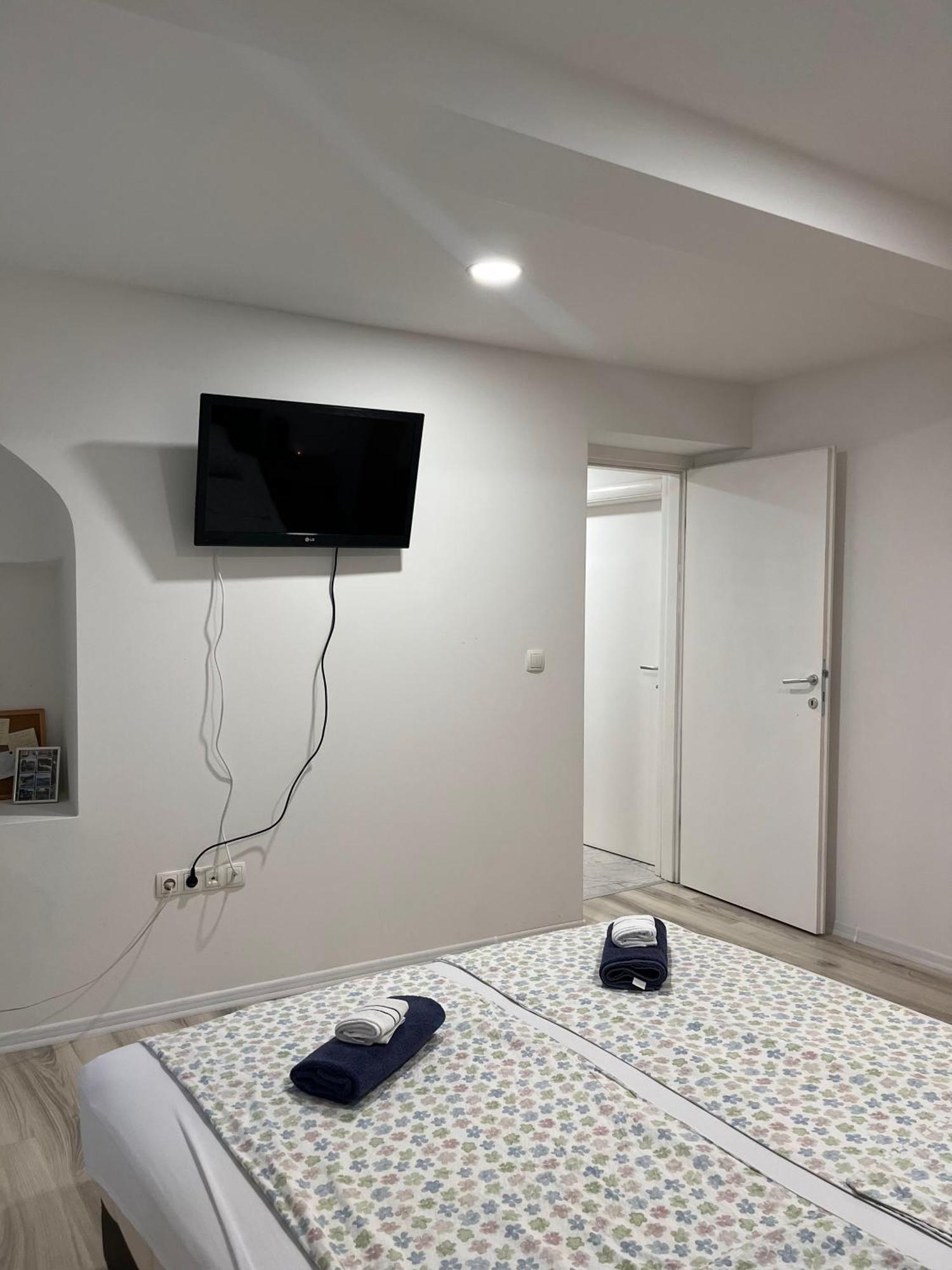 Apartman Nermin โมสตาร์ ภายนอก รูปภาพ