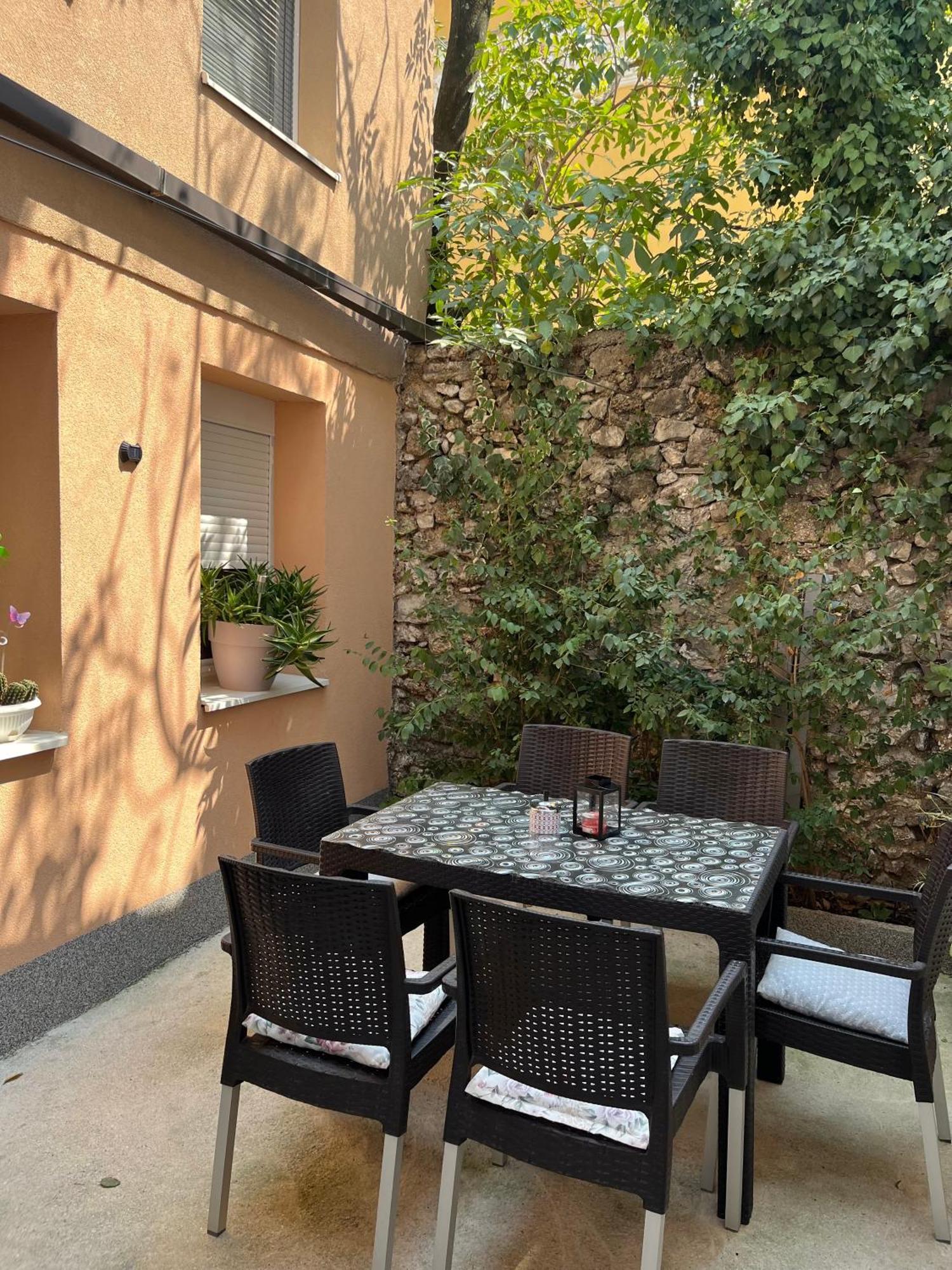 Apartman Nermin โมสตาร์ ภายนอก รูปภาพ