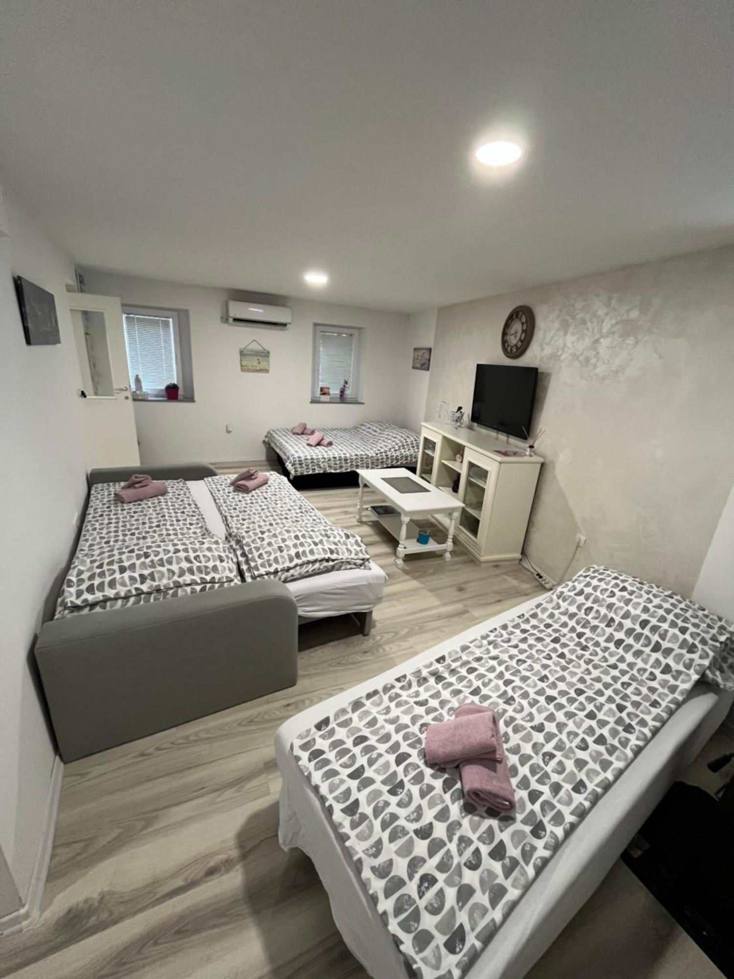 Apartman Nermin โมสตาร์ ภายนอก รูปภาพ